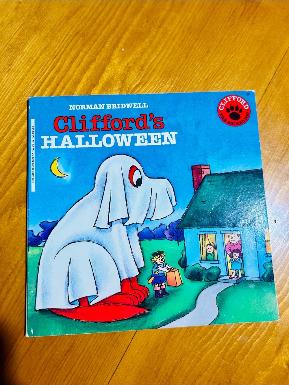 (3/$10) Clifford’s Halloween paperback book